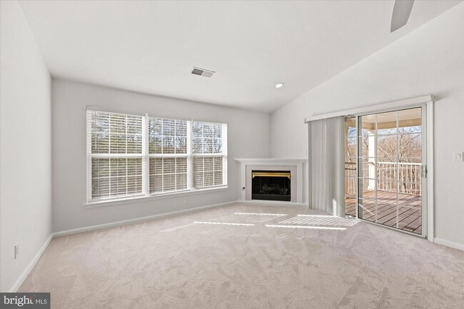 Foto del edificio - 6613 Netties Ln