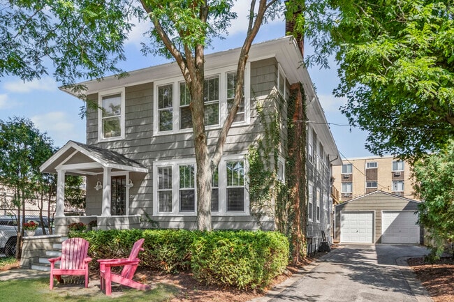 Building Photo - 2541 Ewing Ave