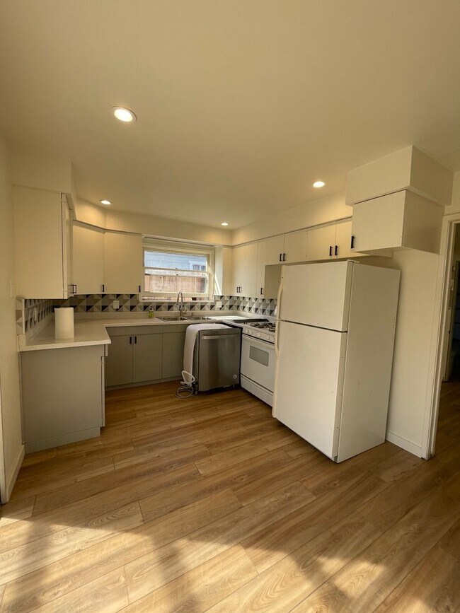 Foto del edificio - 489 Manzanita Dr