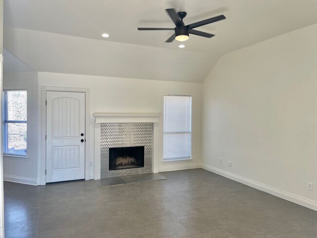 Foto del edificio - Updated home in Burleson