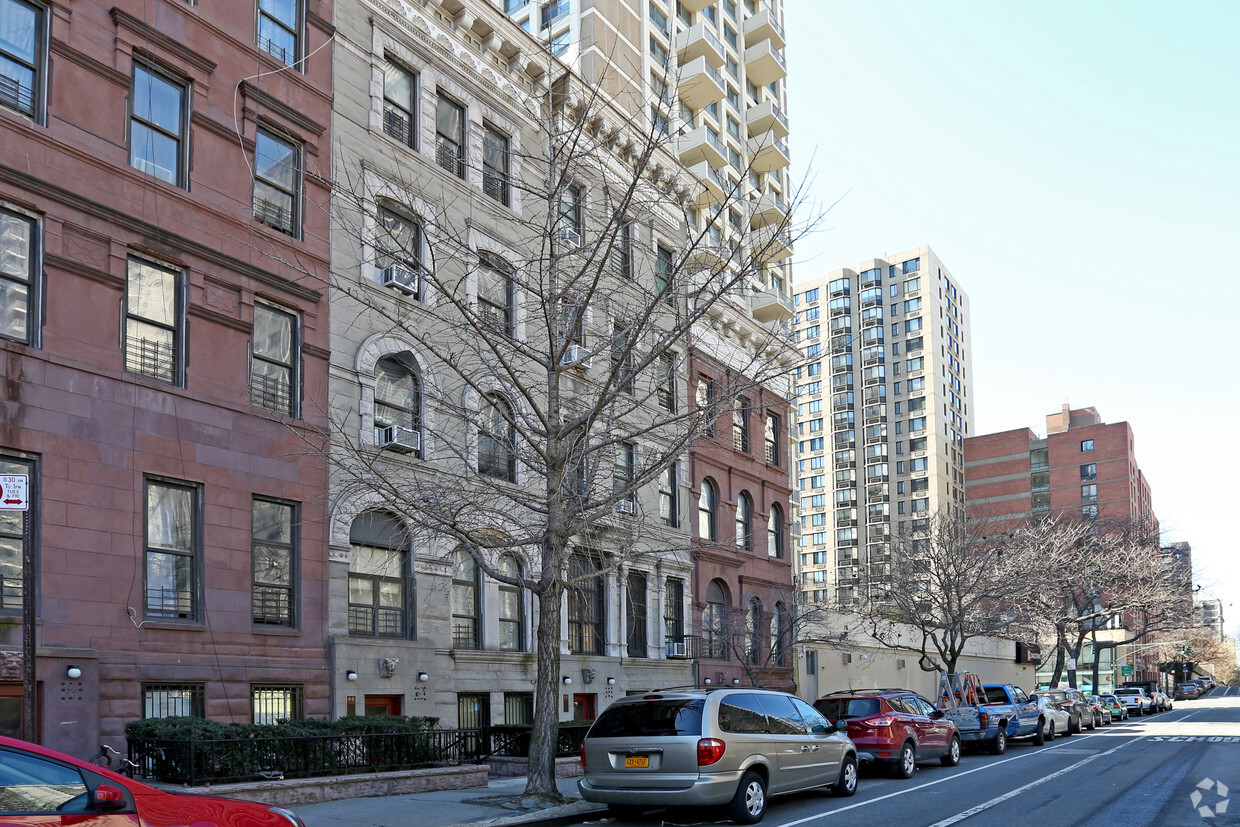 Primary Photo - 68 W 91st St