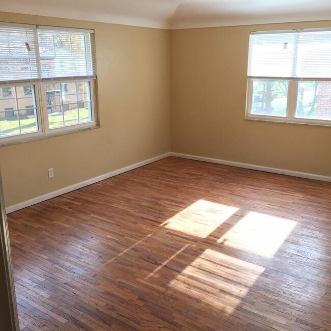 Foto del edificio - 2659 Whiteway