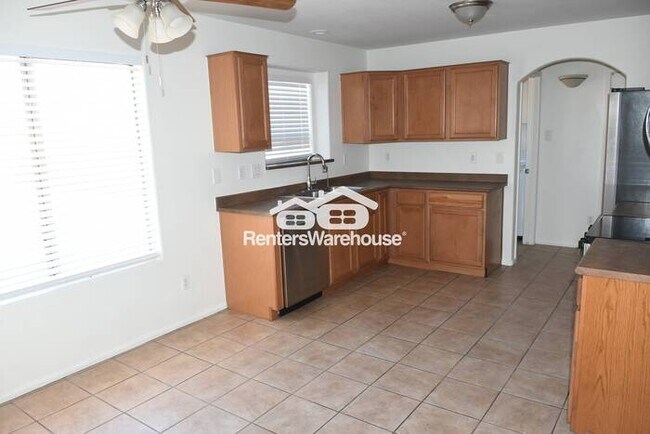 Foto del edificio - Laveen Lifestyle Charmer... just minutes from schools, parks, and shopping centers!