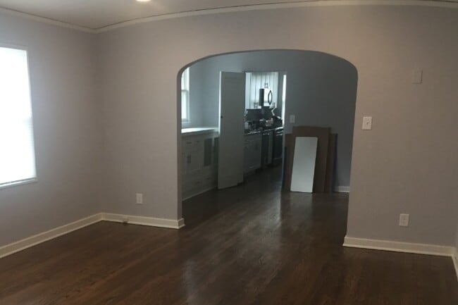 Living Room / Dining Room Entry - 4337 N Woodburn St