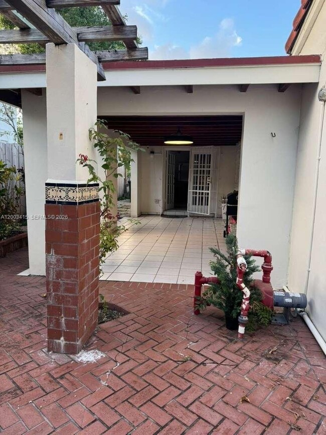 Foto del edificio - 3600 SW 26th St