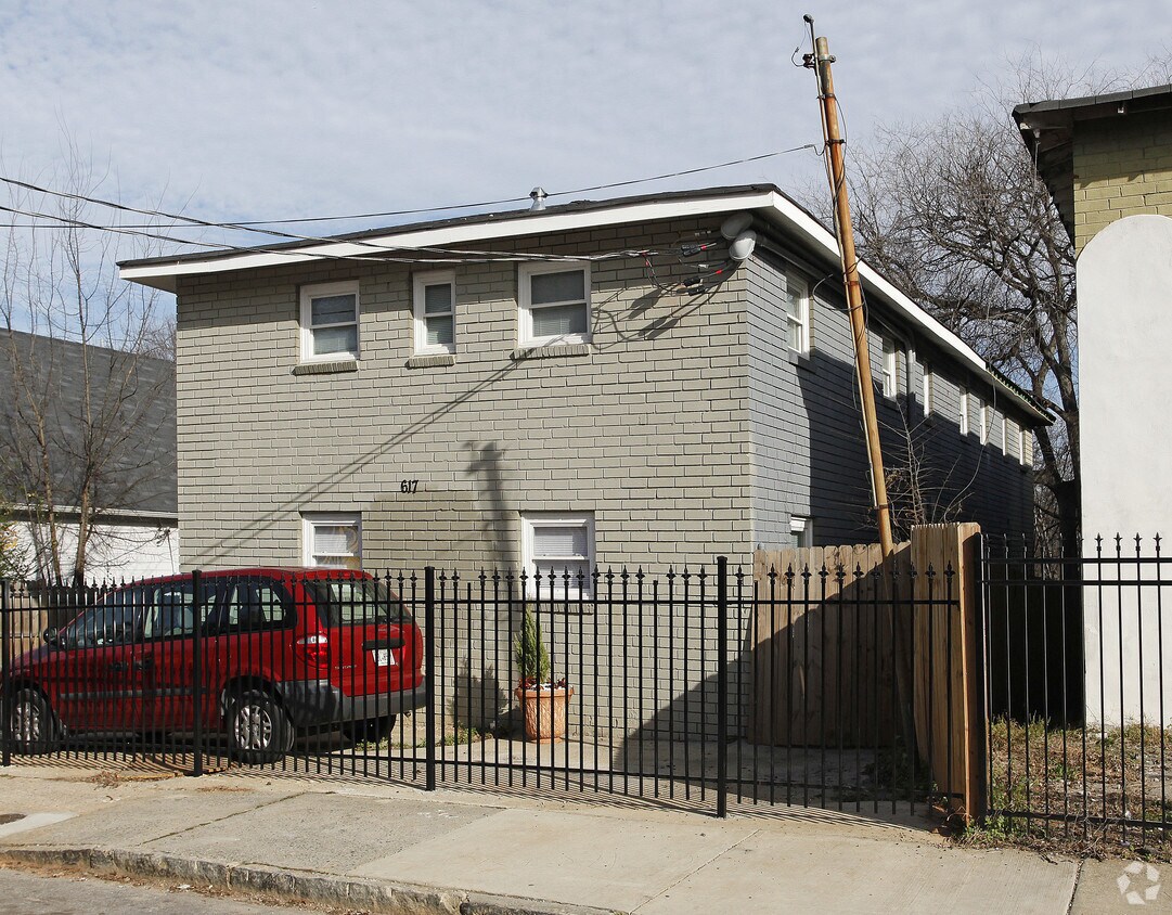Building Photo - 617 Echo St NW