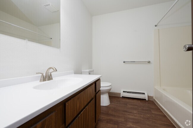 2HAB, 1BA - 905 ft² - Baño - Mallard Cove Apartments
