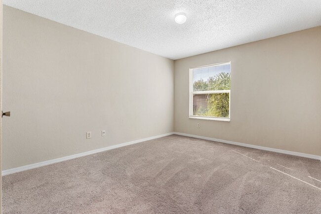 Building Photo - Venetian Place -  833