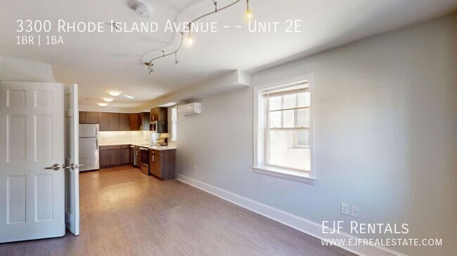 Building Photo - Singer Flats One Bedroom- Updated Apartmen...
