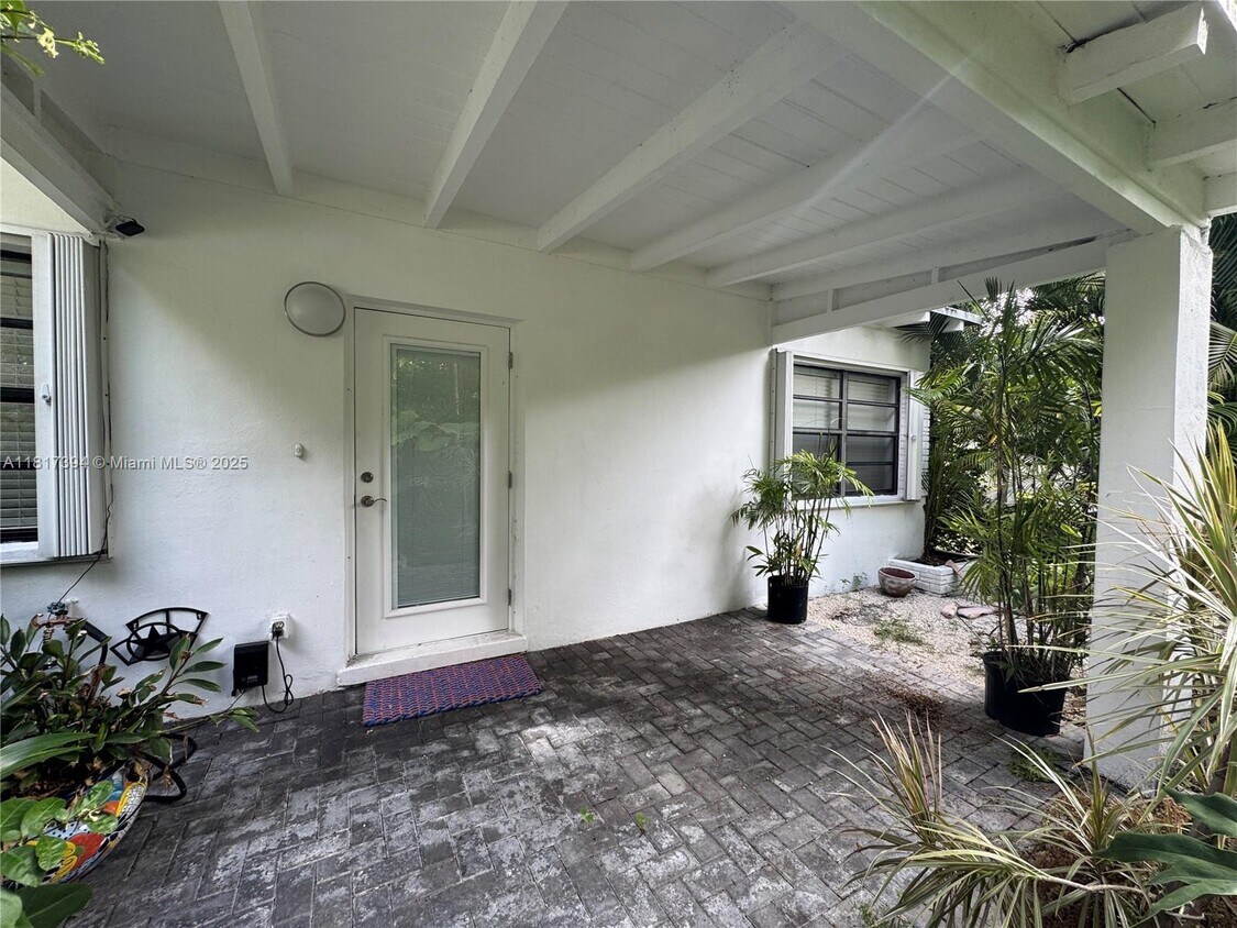 Foto principal - 1601 SW 12th Ct