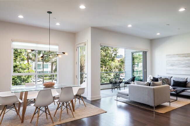 Foto del edificio - 12658 Sandhill Ln