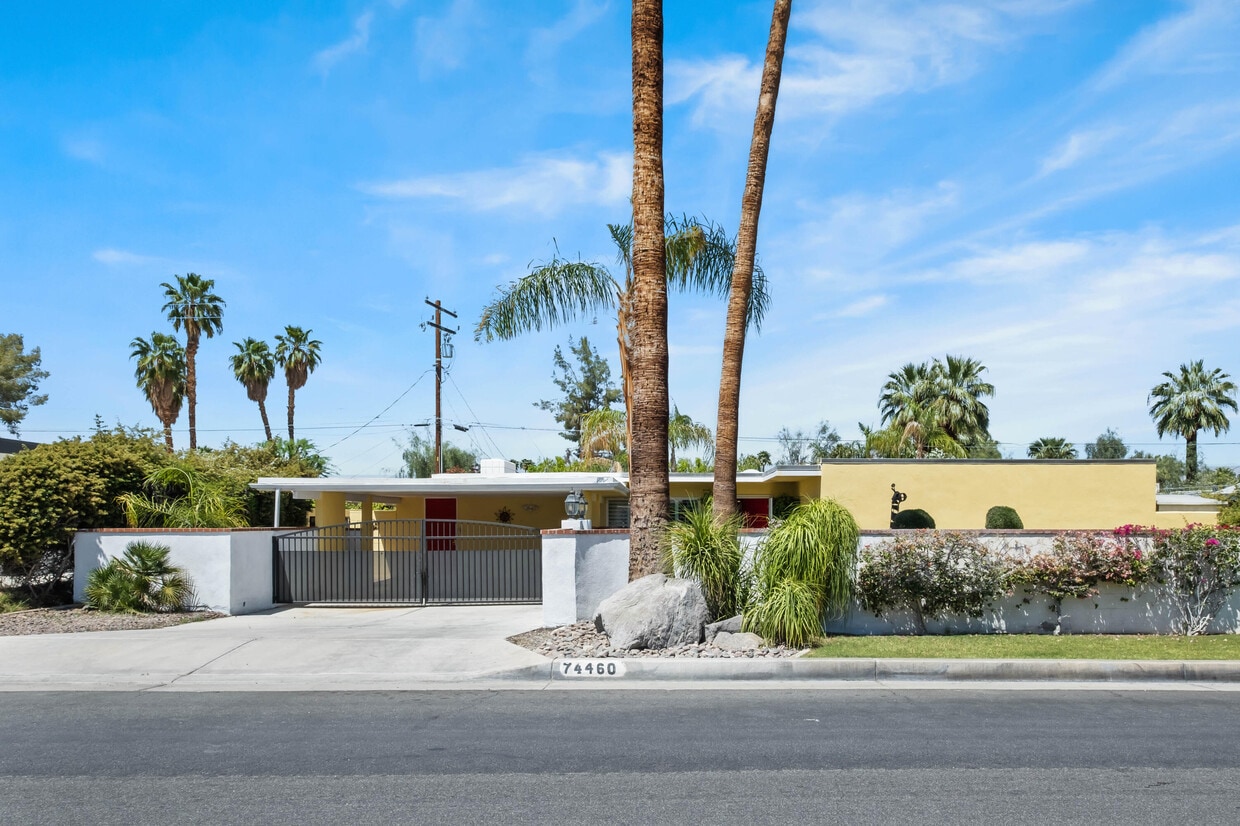 Foto principal - 74460 Fairway Dr
