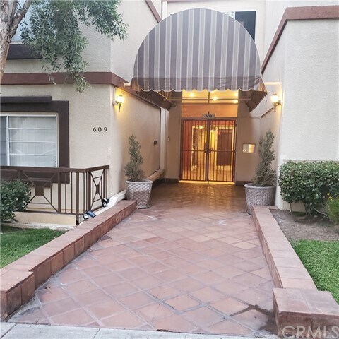 Primary Photo - 609 Palm Ave