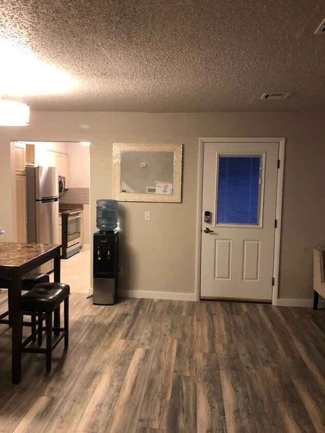 2 bed & 2 bath Condo. 2 car garage. - 2 bed & 2 bath Condo. 2 car garage.