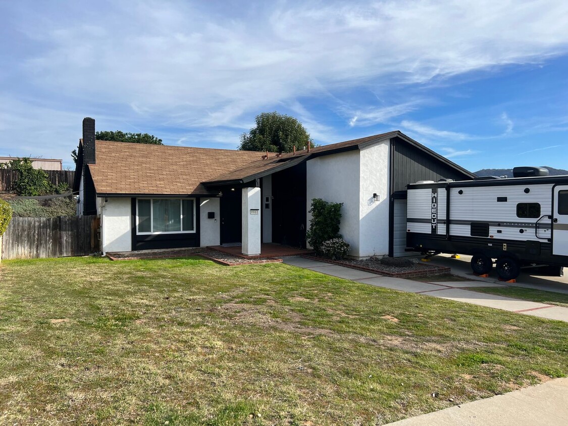 Foto principal - Updated 3BR/2BA with attached garage, SOLA...