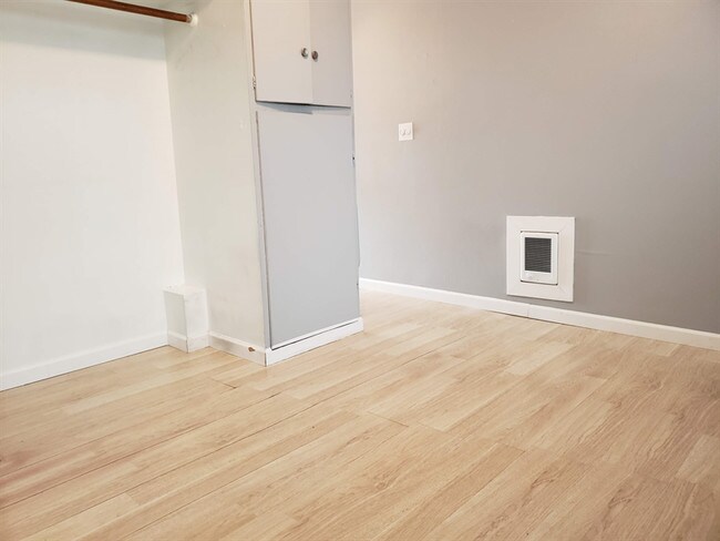 Building Photo - 3530 Wallingford Ave N