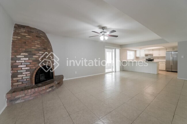 Building Photo - 5205 W Beryl Ave