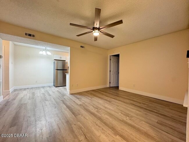 Building Photo - 1600 Big Tree Rd