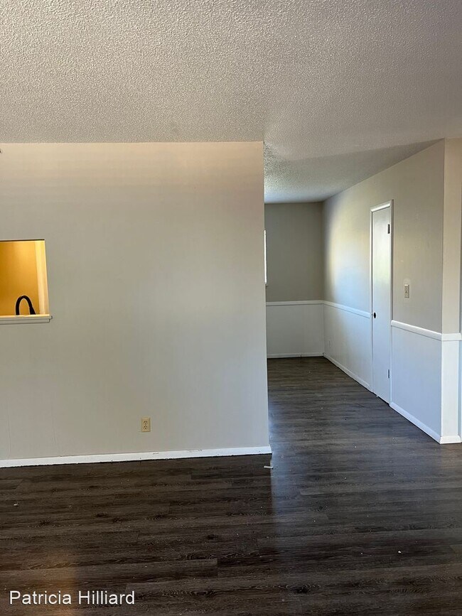 Building Photo - 2 br, 1 bath House - 1402 E Commercial St