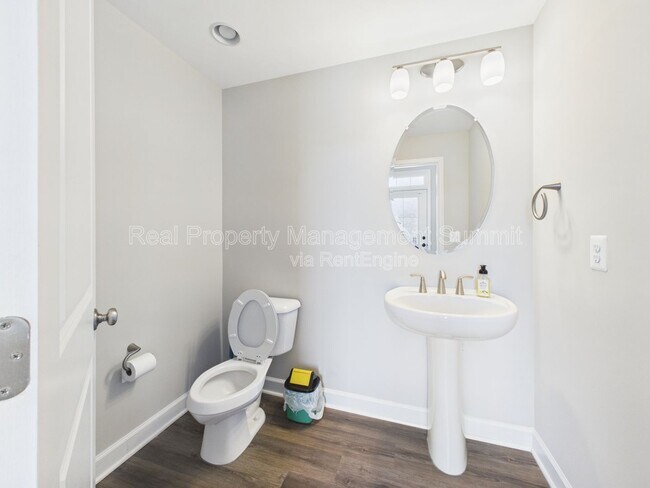 Foto del edificio - 3284 Charleston Blvd