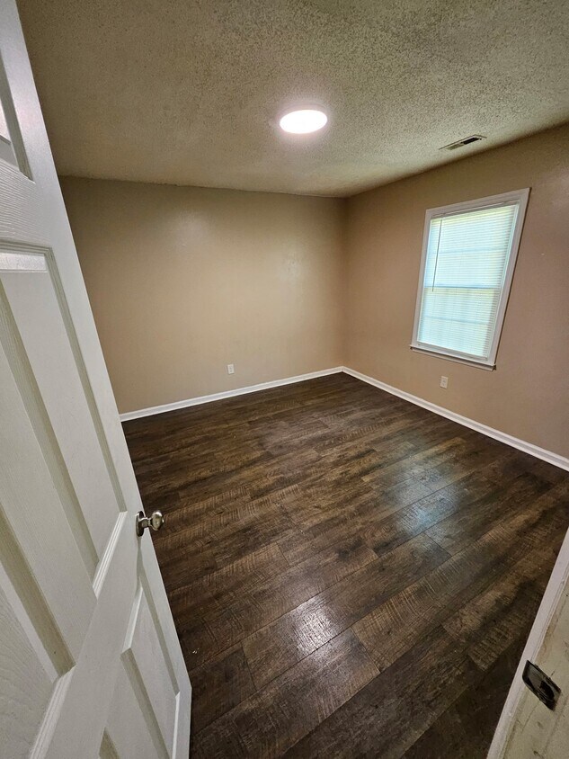 Foto del edificio - 2821 Club Plaza Rd