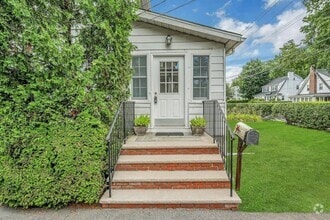 Building Photo - 10 Carman Rd
