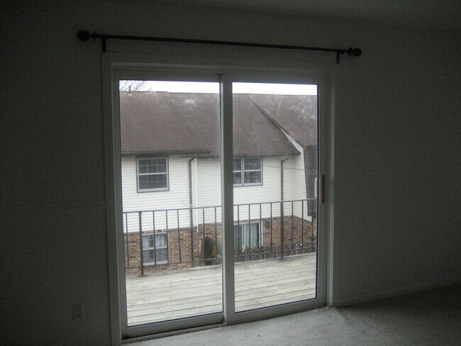 Foto del edificio - PRICE REDUCED - AVAILABLE NOW!!!  Incredib...