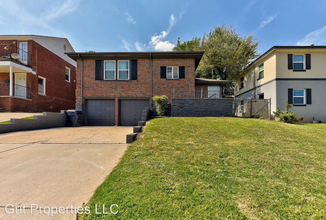 Primary Photo - 3 br, 1.5 bath House - 2311 N Gatewood Ave