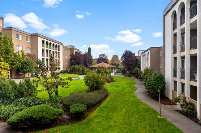 Luscious Green Courtyards - The Galleria