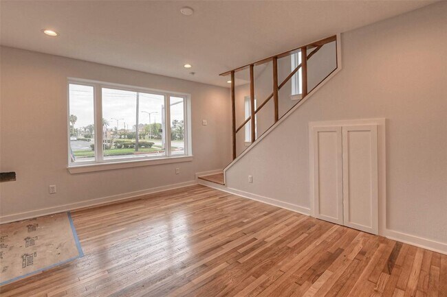 Building Photo - 1818 25th St