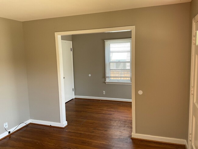 Building Photo - 3153 Saint Joachim-Single Family 2 Bedroom...