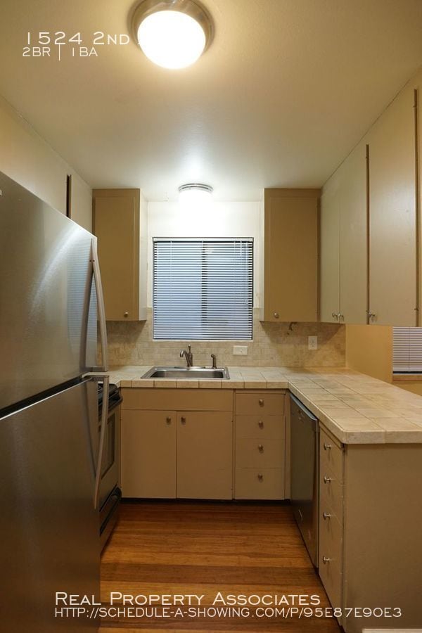 Building Photo - 1524 2nd Ave W