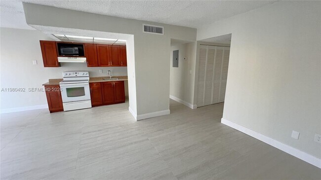 Foto del edificio - 9331 SW 4th St