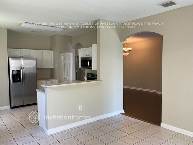 Building Photo - 14042 SW 155th Ct