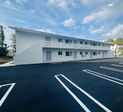 Building Photo - 206 SE 1st Ave