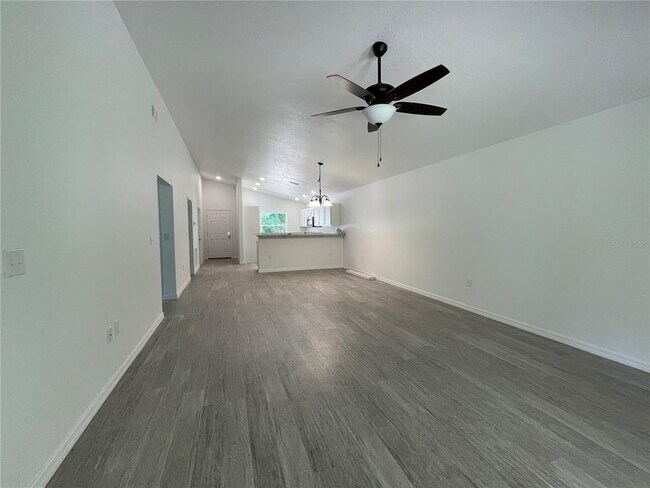 Foto del edificio - 8884 E Ogden Ln