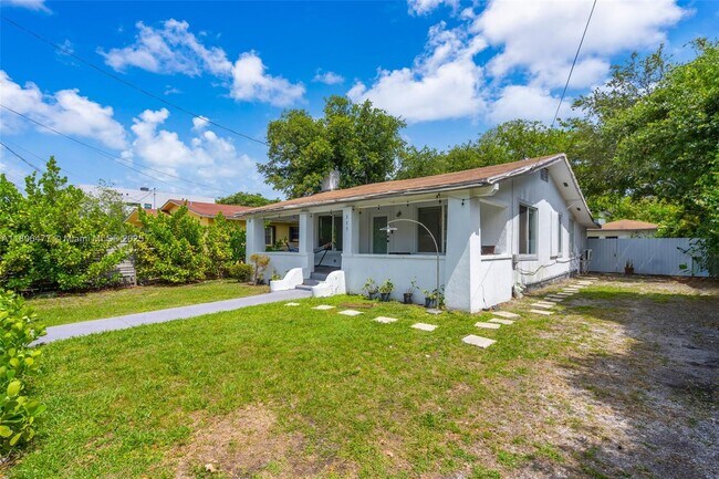 Building Photo - 315 NW 50th St