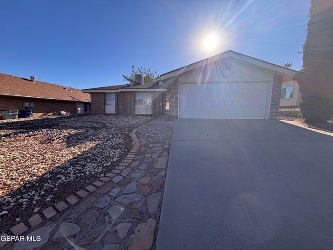 Building Photo - 4708 Harmony Dr