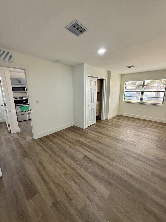 Building Photo - 1731 Alcazar Dr