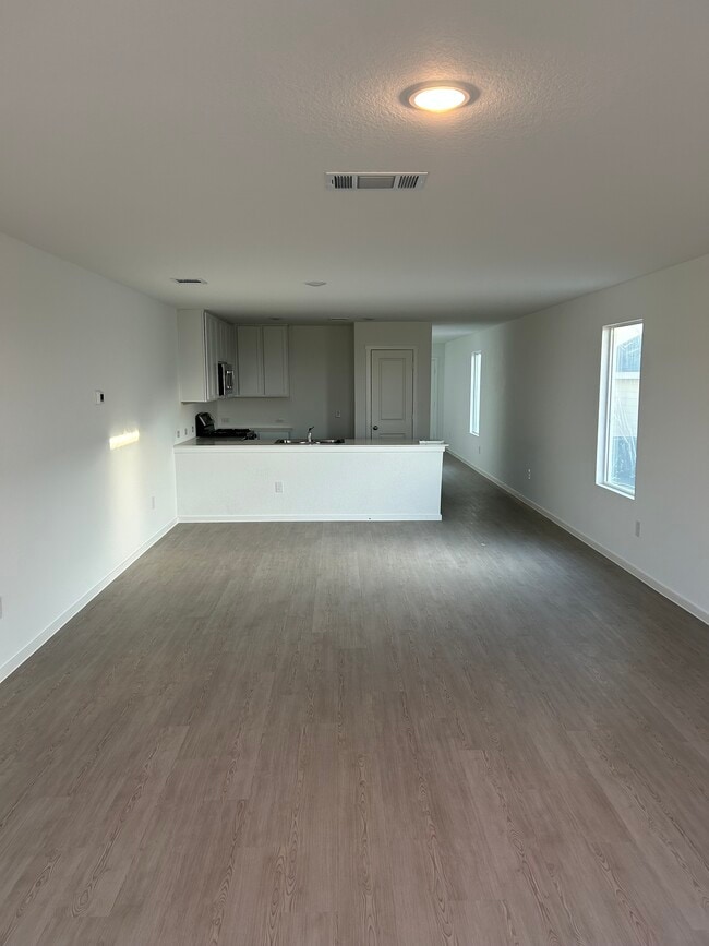 Building Photo - 1521 Hummock Steep