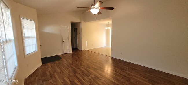 Building Photo - 139 Daphne Dr