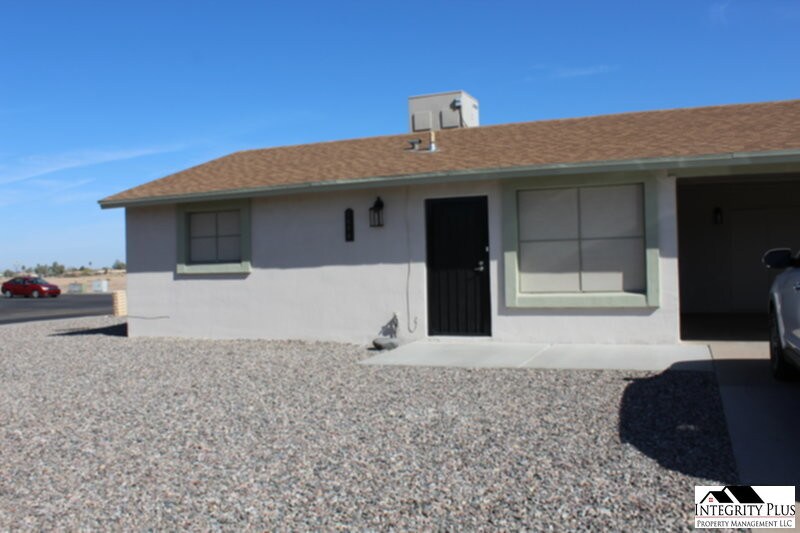 Foto principal - 1698 N Cameron St