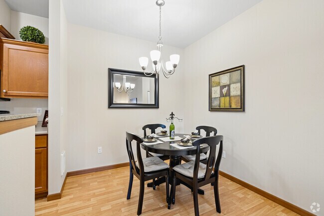 2 habitaciones, 2 baños - 1084 pies cuadrados - Comedor - Linden Lane Apartments