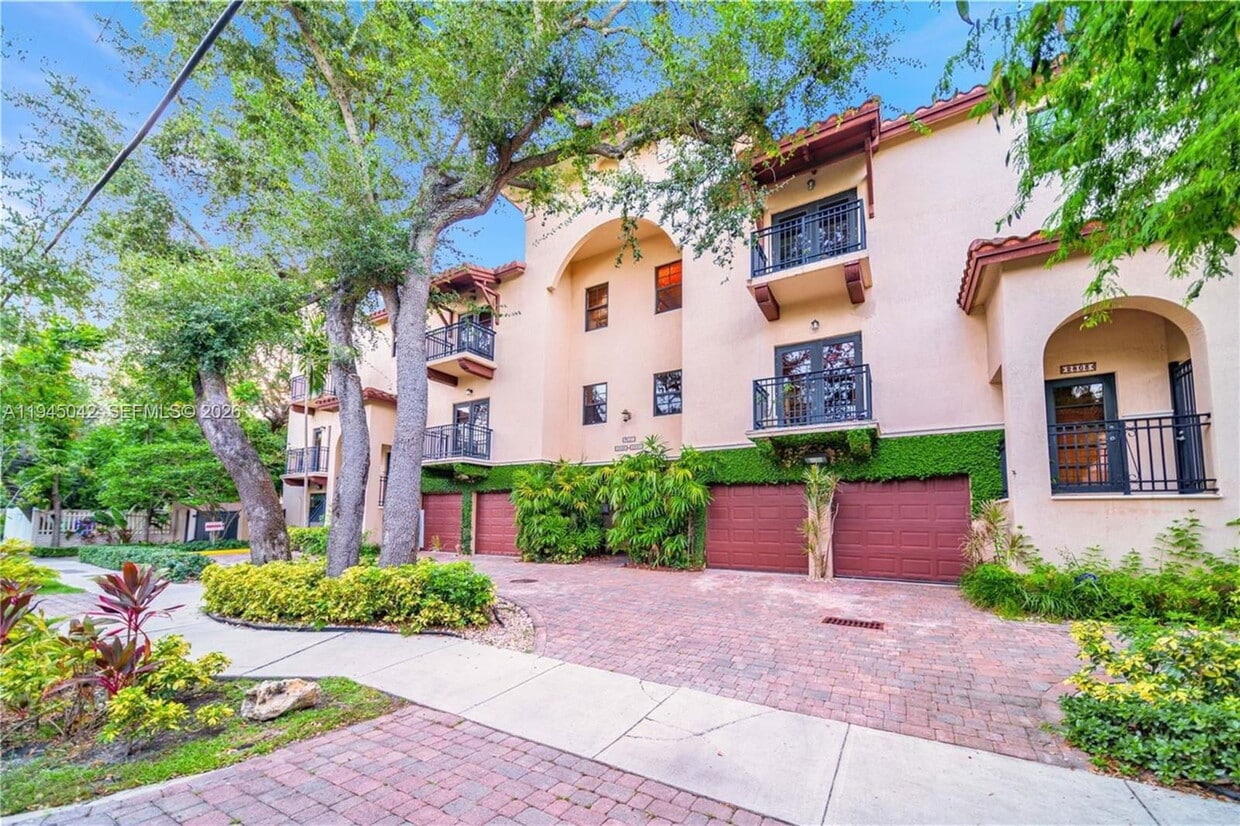 Photo - 2829 Coconut Avenue, Miami, FL 33133 - 2 BR 2.5 BA townhouse