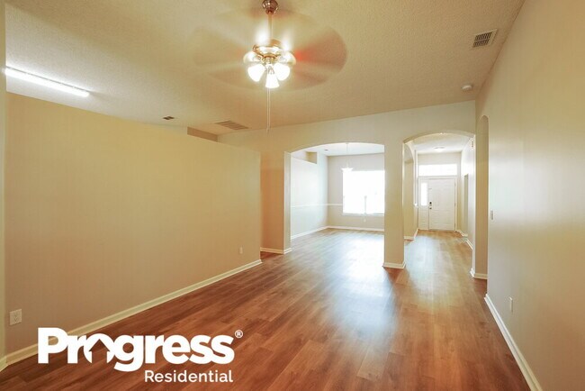 Building Photo - 304 Carolina Jasmine Ln