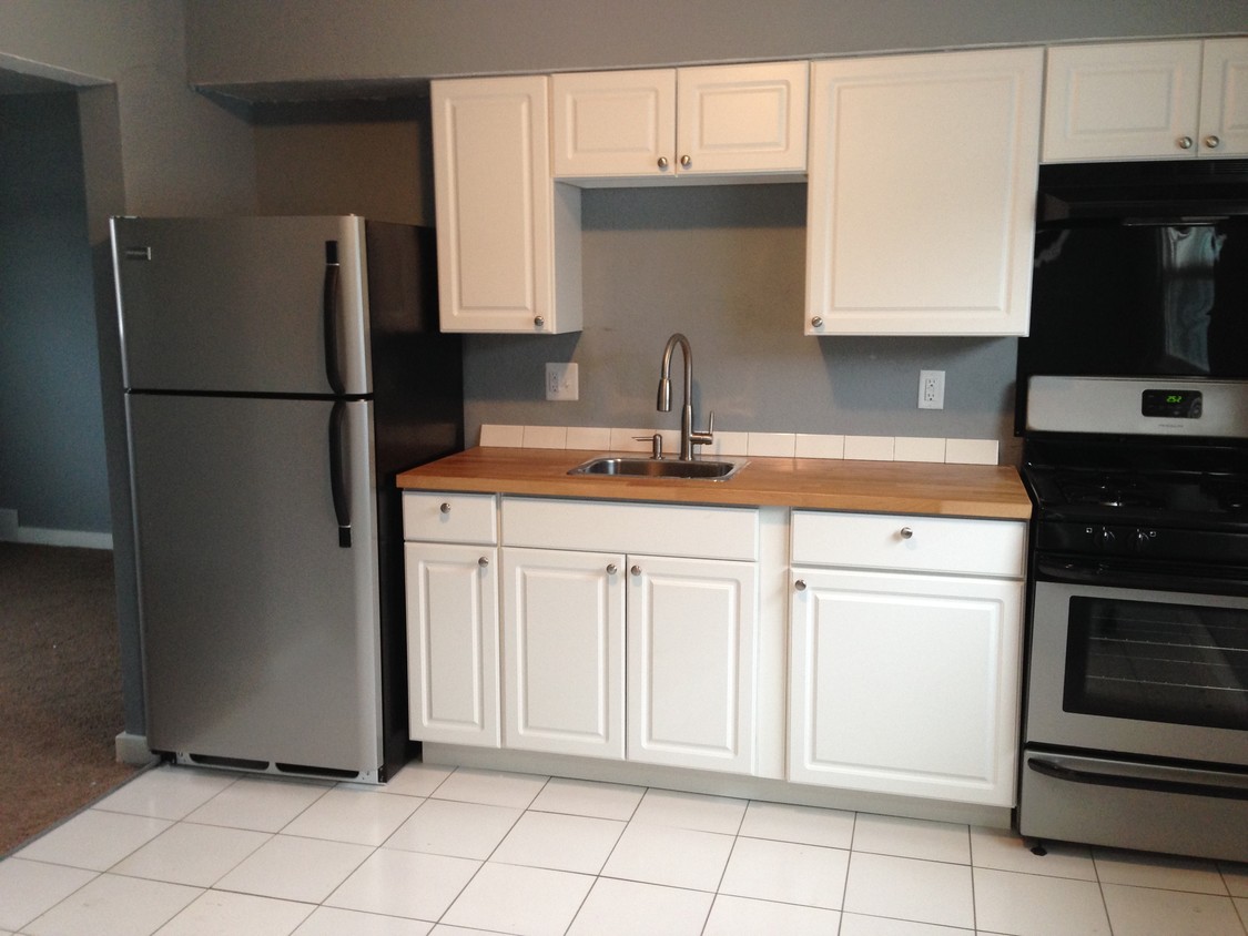 Foto principal - 374 S 18th St
