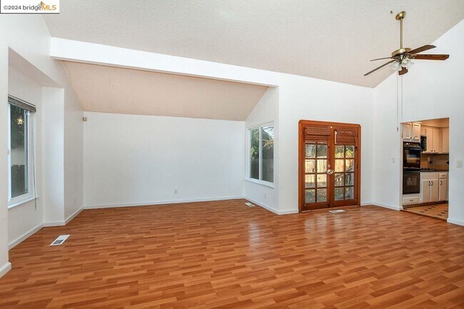 Foto del edificio - 805 Hawk Ct