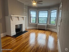 Building Photo - 611 Bangs Ave
