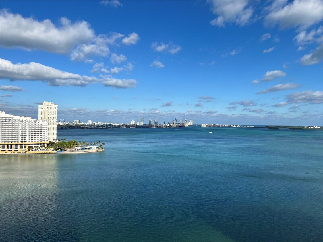 Primary Photo - 1155 Brickell Bay Dr