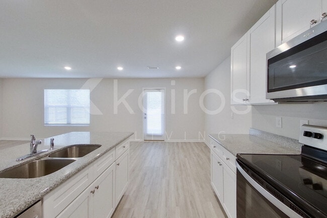 Foto del edificio - 321 Monarch Ln